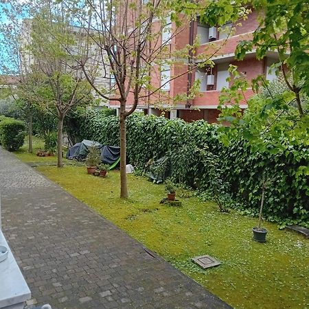 Casa Vacanze Lida Марина-ди-Каррара Экстерьер фото